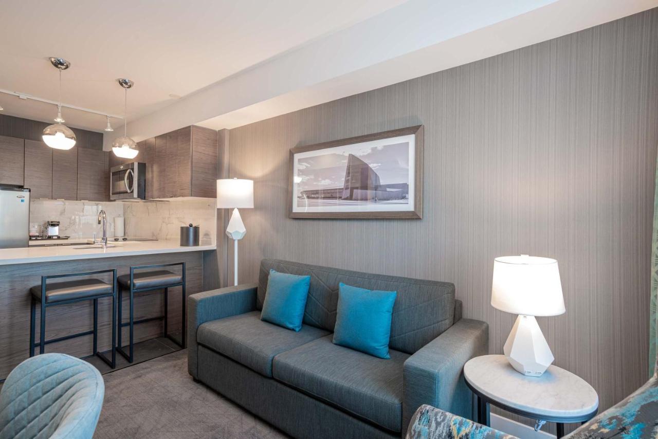 Sandman Signature Ottawa Airport Hotel Extérieur photo