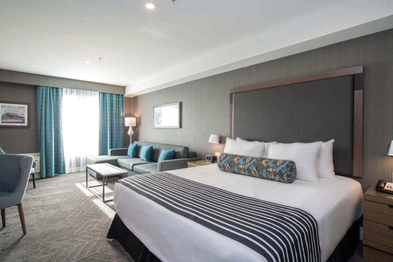 Sandman Signature Ottawa Airport Hotel Extérieur photo