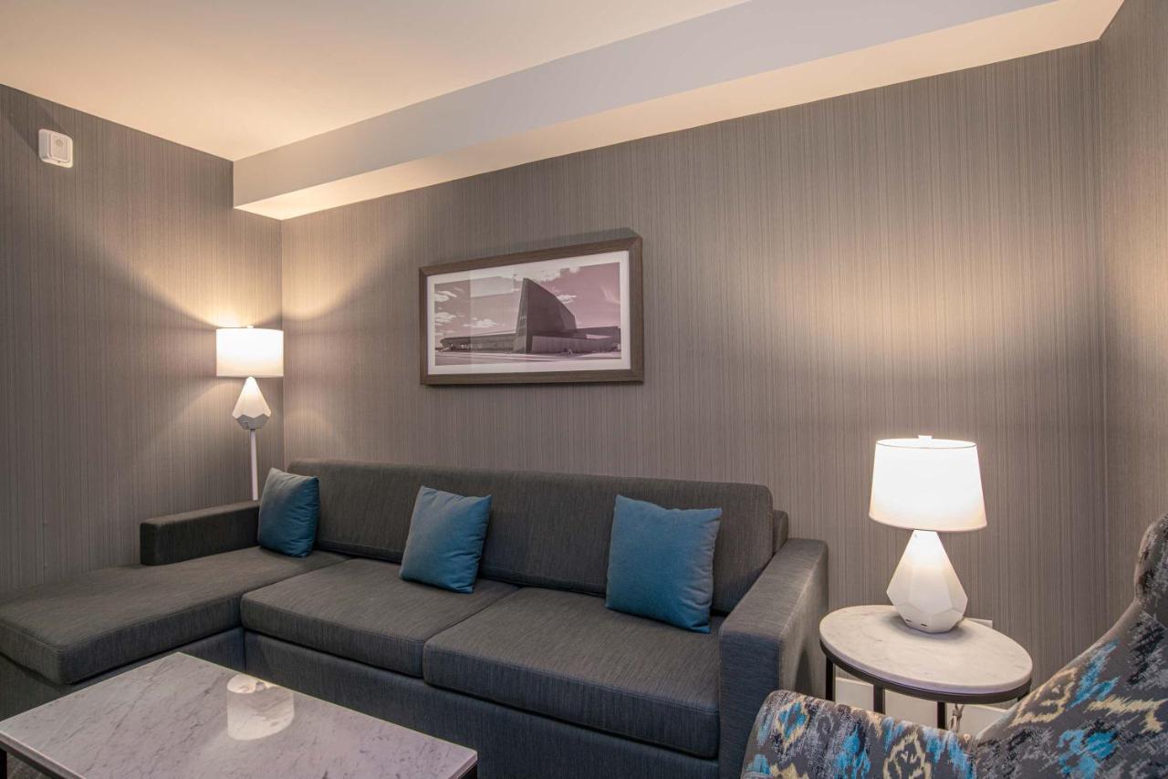 Sandman Signature Ottawa Airport Hotel Extérieur photo